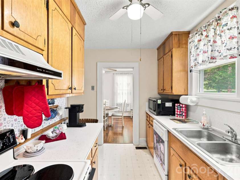 1106 Main Street, Mount Holly, NC 28120.  MLS# CAR4413131, YatesRealty ID 43348. Kitchen