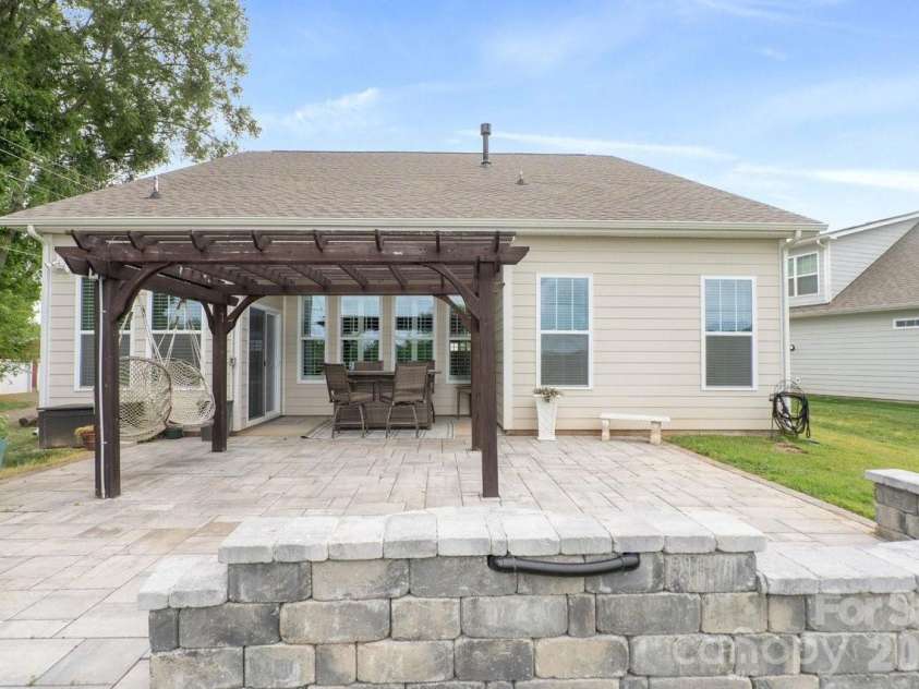 149 Cup Chase Drive, Mooresville, NC 28115.  MLS# CAR4339948, YatesRealty ID 4335. 