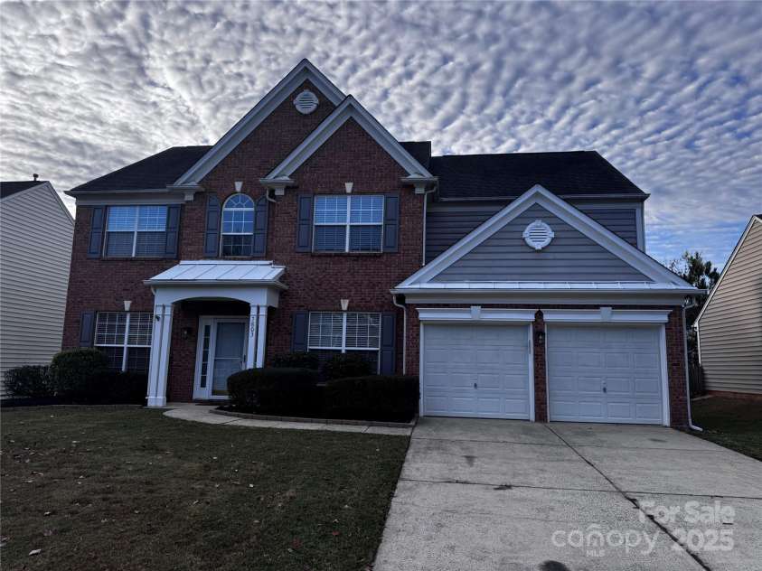 7803 Noland Woods Drive, Charlotte, NC 28277.  MLS# CAR4316221, YatesRealty ID 4335. 