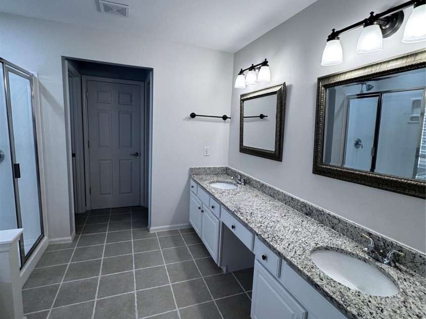 7803 Noland Woods Drive, Charlotte, NC 28277.  MLS# CAR4316221, YatesRealty ID 4335. Master Bath