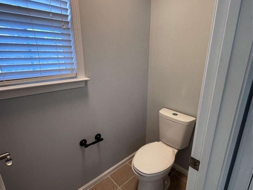 7803 Noland Woods Drive, Charlotte, NC 28277.  MLS# CAR4316221, YatesRealty ID 4335. Master Bath