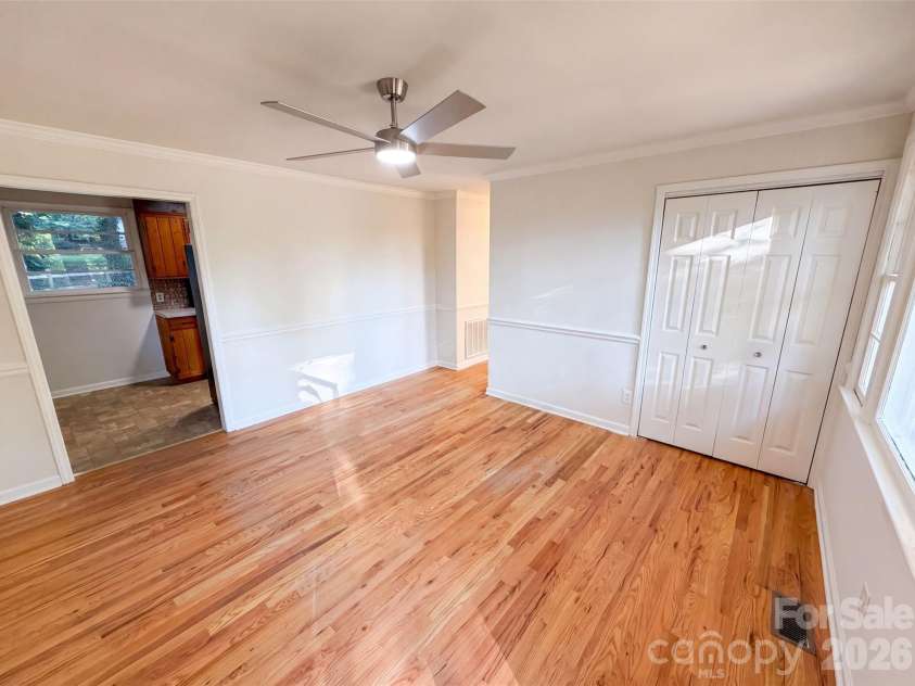 1933 Choyce Circle, Charlotte, NC 28217.  MLS# CAR4411029, YatesRealty ID 43350. 