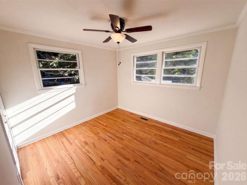 1933 Choyce Circle, Charlotte, NC 28217.  MLS# CAR4411029, YatesRealty ID 43350. 