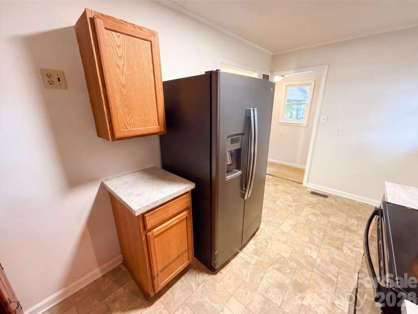 1933 Choyce Circle, Charlotte, NC 28217.  MLS# CAR4411029, YatesRealty ID 43350. 