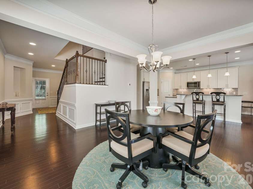 3845 Park South Station Boulevard, Charlotte, NC 28210.  MLS# CAR4399677, YatesRealty ID 43351. 