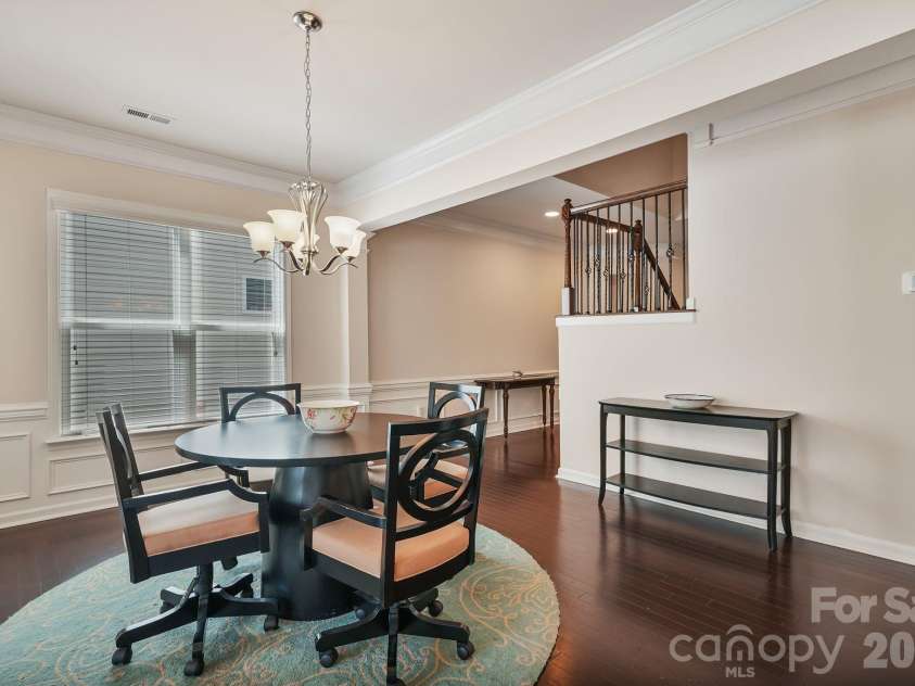 3845 Park South Station Boulevard, Charlotte, NC 28210.  MLS# CAR4399677, YatesRealty ID 43351. 