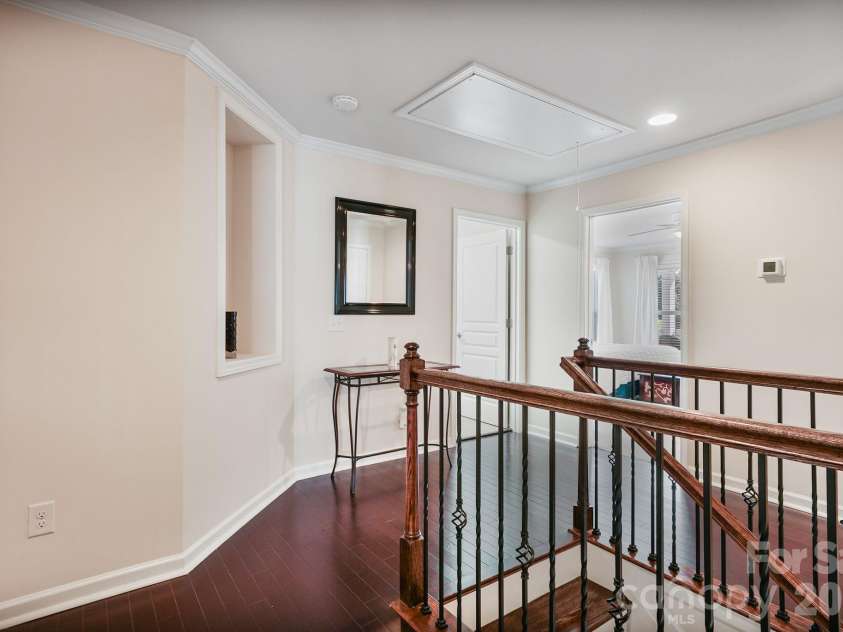 3845 Park South Station Boulevard, Charlotte, NC 28210.  MLS# CAR4399677, YatesRealty ID 43351. 