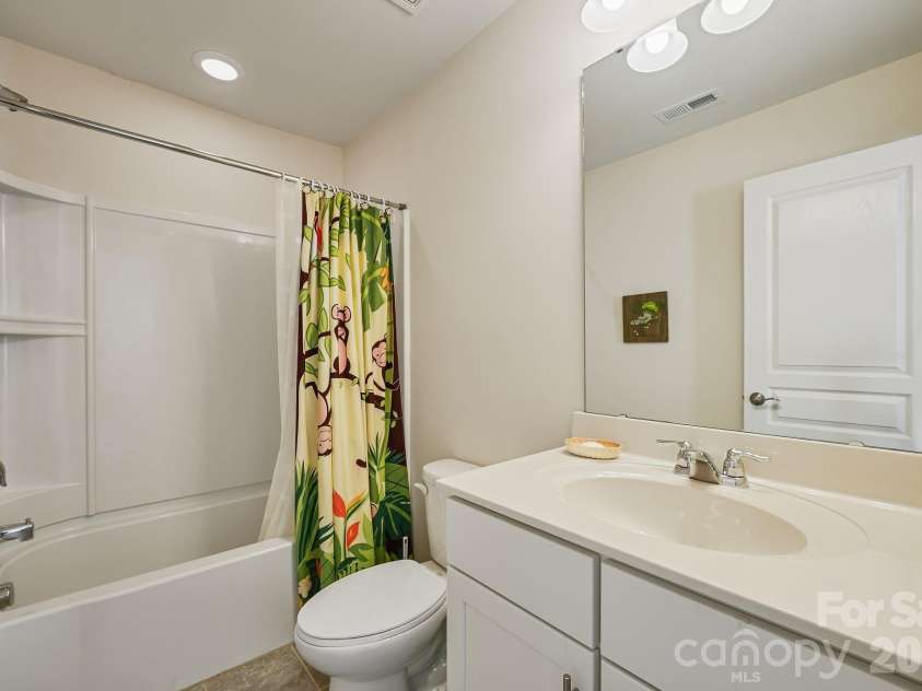 3845 Park South Station Boulevard, Charlotte, NC 28210.  MLS# CAR4399677, YatesRealty ID 43351. 