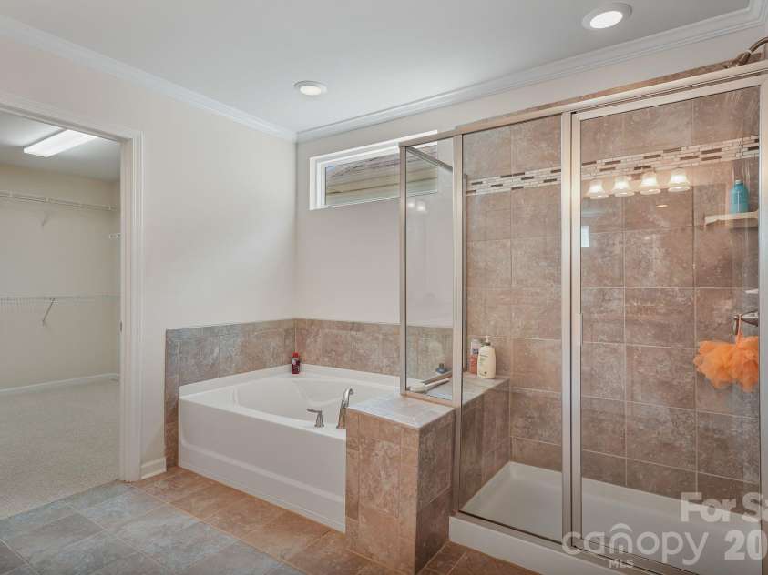 3845 Park South Station Boulevard, Charlotte, NC 28210.  MLS# CAR4399677, YatesRealty ID 43351. 