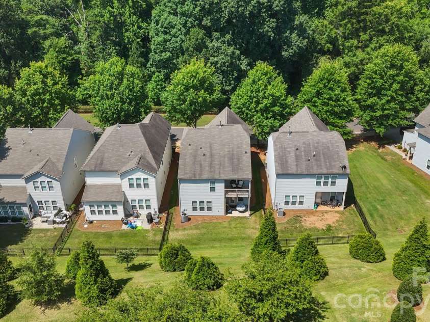 3845 Park South Station Boulevard, Charlotte, NC 28210.  MLS# CAR4399677, YatesRealty ID 43351. 