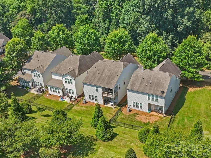 3845 Park South Station Boulevard, Charlotte, NC 28210.  MLS# CAR4399677, YatesRealty ID 43351. 