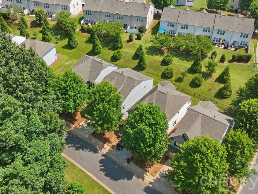 3845 Park South Station Boulevard, Charlotte, NC 28210.  MLS# CAR4399677, YatesRealty ID 43351. 