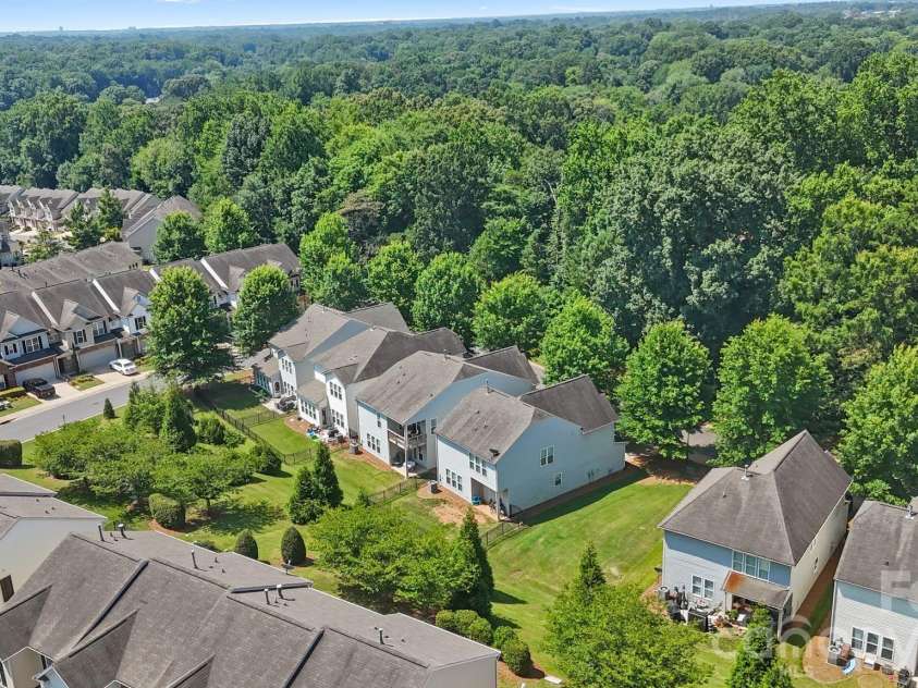 3845 Park South Station Boulevard, Charlotte, NC 28210.  MLS# CAR4399677, YatesRealty ID 43351. 