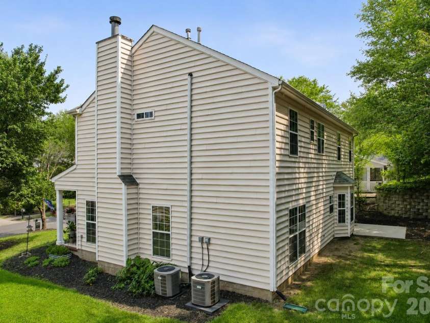 5645 Winslow Avenue, Concord, NC 28027.  MLS# CAR4400484, YatesRealty ID 43352. Rear and side yard