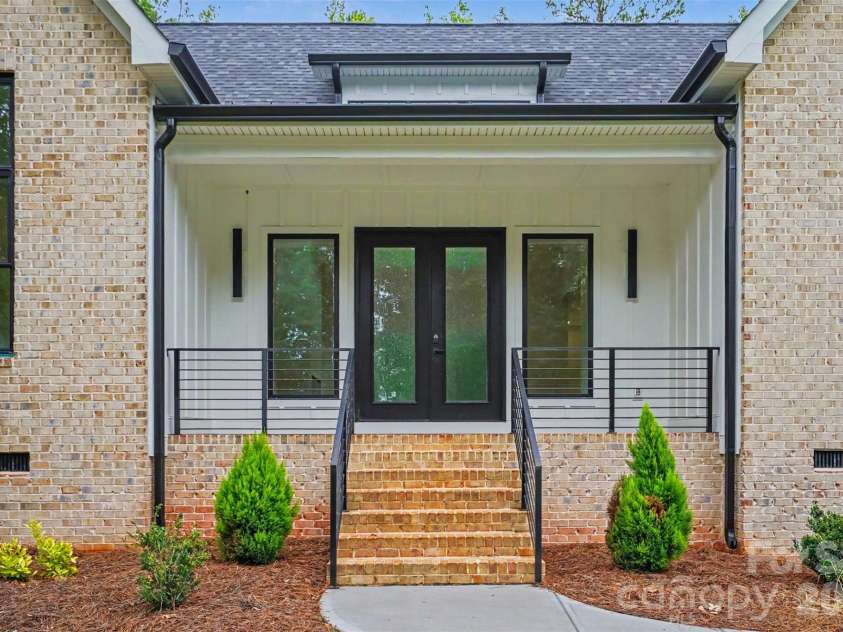 4808 Rockwood Drive, Waxhaw, NC 28173.  MLS# CAR4410611, YatesRealty ID 43354. 
