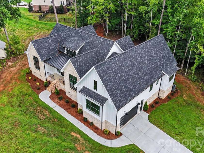 4808 Rockwood Drive, Waxhaw, NC 28173.  MLS# CAR4410611, YatesRealty ID 43354. 