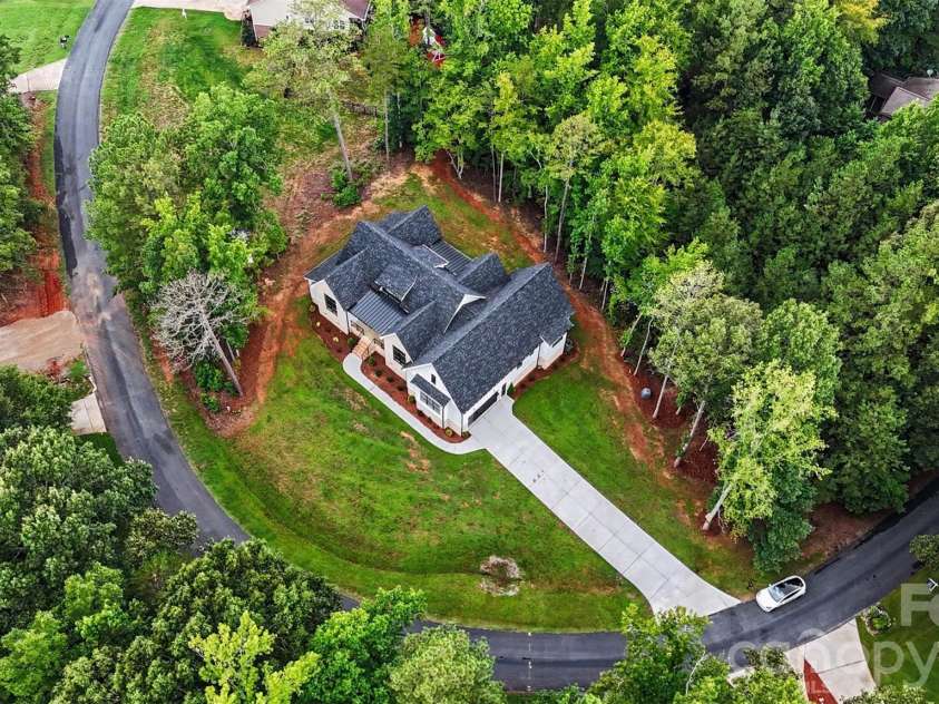 4808 Rockwood Drive, Waxhaw, NC 28173.  MLS# CAR4410611, YatesRealty ID 43354. 