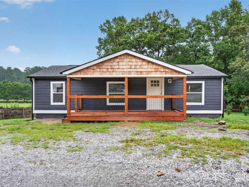 74 TJ Trail, Hendersonville, NC 28792.  MLS# CAR4413056, YatesRealty ID 43355. 
