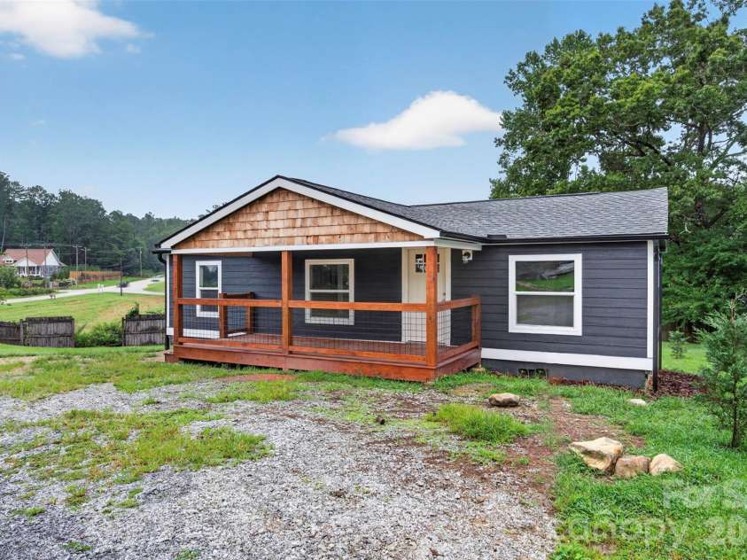 74 TJ Trail, Hendersonville, NC 28792.  MLS# CAR4413056, YatesRealty ID 43355. 