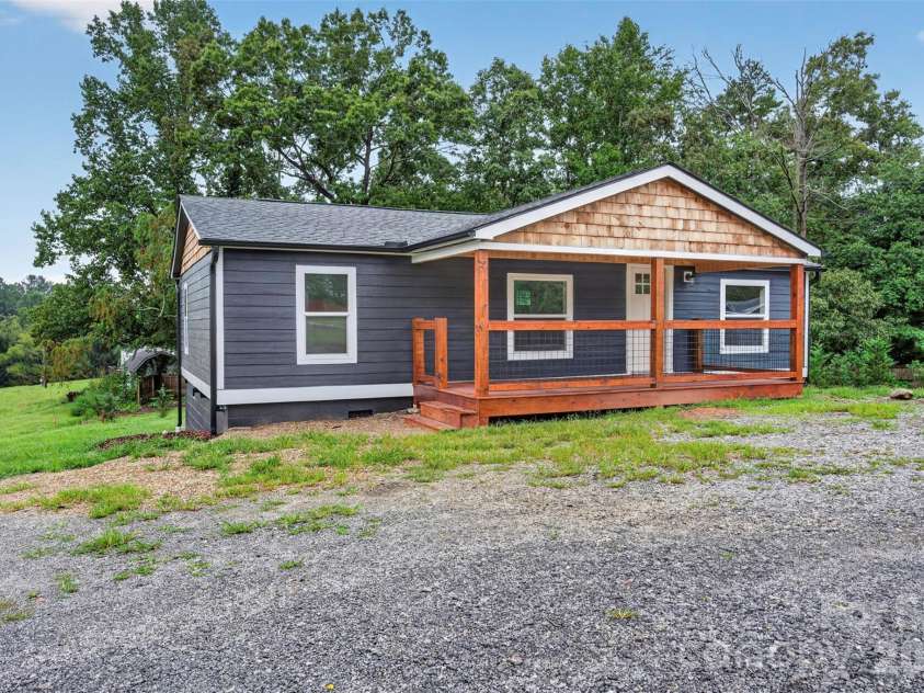 74 TJ Trail, Hendersonville, NC 28792.  MLS# CAR4413056, YatesRealty ID 43355. 