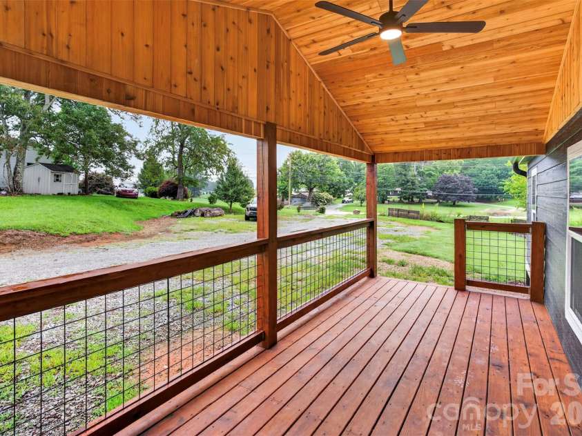 74 TJ Trail, Hendersonville, NC 28792.  MLS# CAR4413056, YatesRealty ID 43355. 