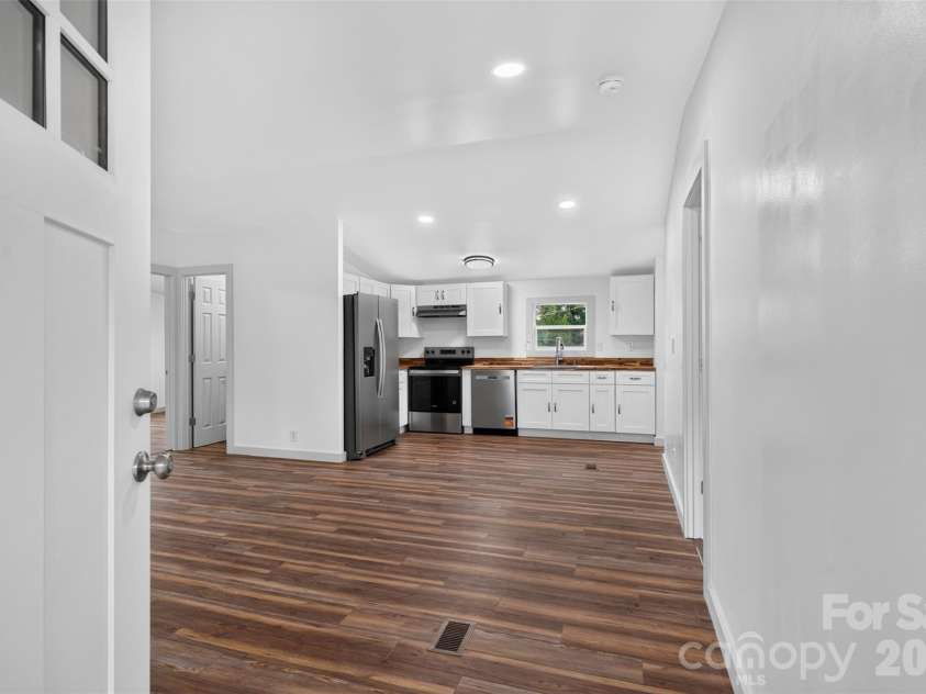 74 TJ Trail, Hendersonville, NC 28792.  MLS# CAR4413056, YatesRealty ID 43355. 