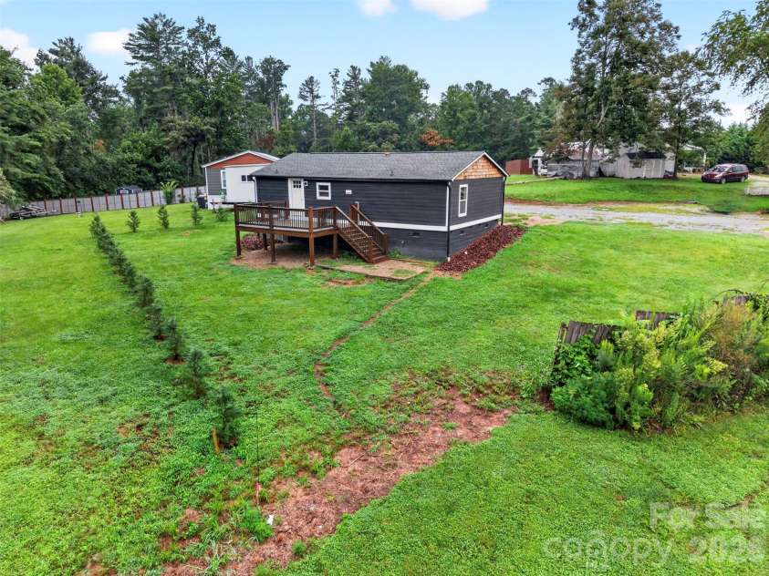74 TJ Trail, Hendersonville, NC 28792.  MLS# CAR4413056, YatesRealty ID 43355. 
