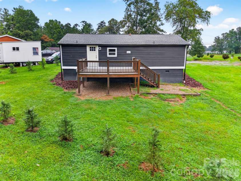74 TJ Trail, Hendersonville, NC 28792.  MLS# CAR4413056, YatesRealty ID 43355. 