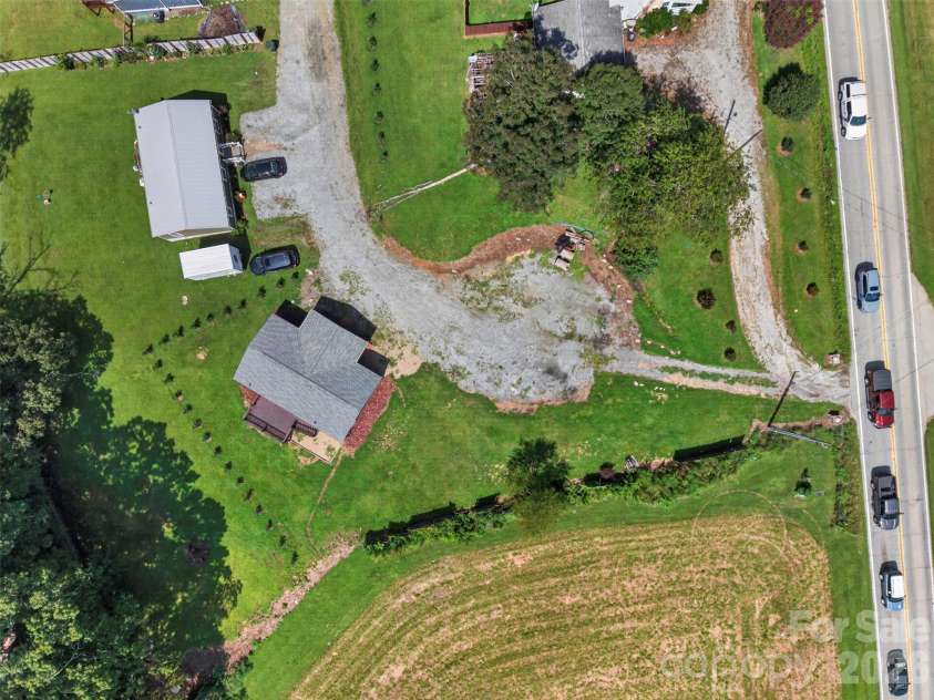 74 TJ Trail, Hendersonville, NC 28792.  MLS# CAR4413056, YatesRealty ID 43355. 