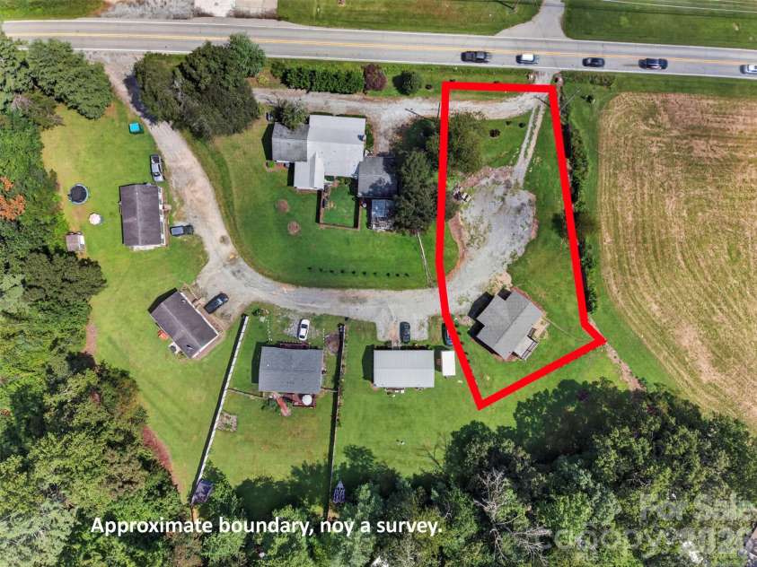 74 TJ Trail, Hendersonville, NC 28792.  MLS# CAR4413056, YatesRealty ID 43355. 