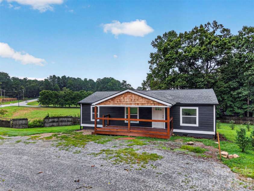 74 TJ Trail, Hendersonville, NC 28792.  MLS# CAR4413056, YatesRealty ID 43355. 