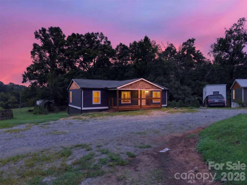 74 TJ Trail, Hendersonville, NC 28792.  MLS# CAR4413056, YatesRealty ID 43355. 