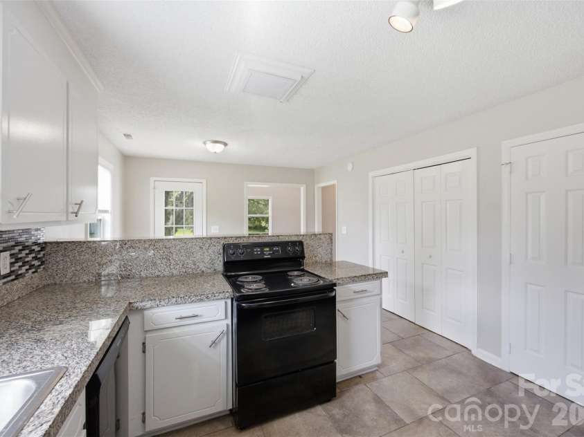 534 Mary Charlotte Drive, Charlotte, NC 28262.  MLS# CAR4412787, YatesRealty ID 43357. 
