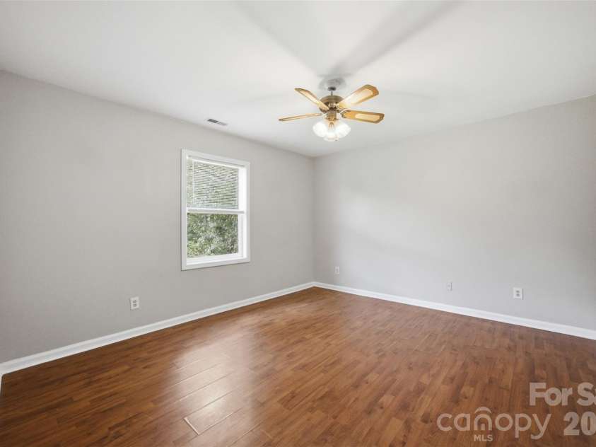 534 Mary Charlotte Drive, Charlotte, NC 28262.  MLS# CAR4412787, YatesRealty ID 43357. 