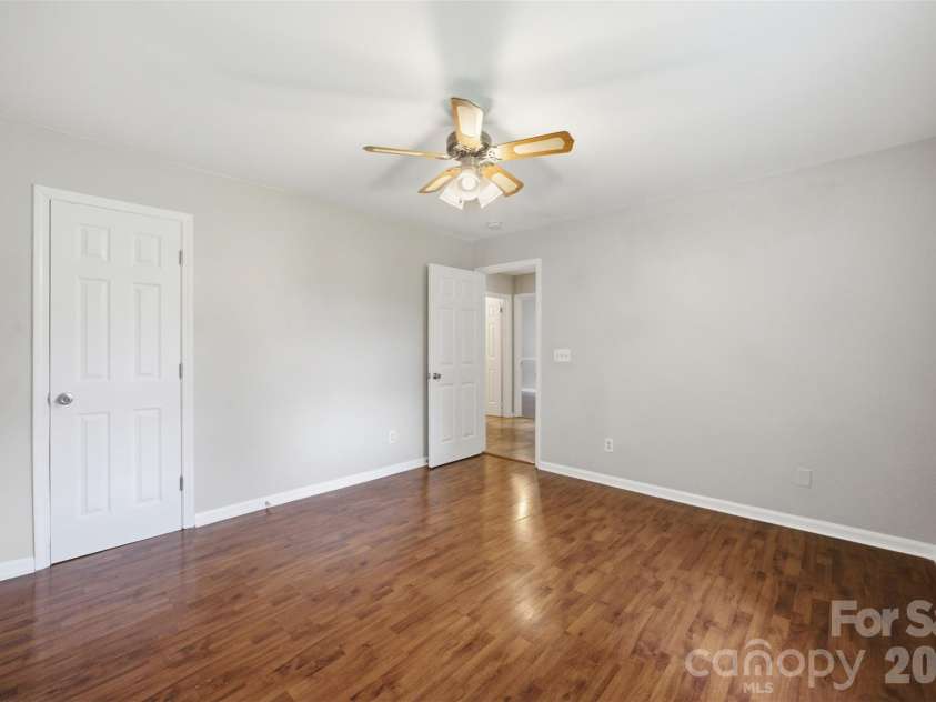 534 Mary Charlotte Drive, Charlotte, NC 28262.  MLS# CAR4412787, YatesRealty ID 43357. 