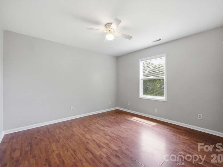 534 Mary Charlotte Drive, Charlotte, NC 28262.  MLS# CAR4412787, YatesRealty ID 43357. 