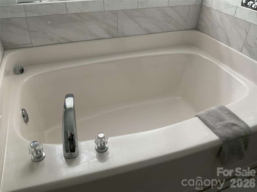 935 Wind Carved Lane, Monroe, NC 28110.  MLS# CAR4412937, YatesRealty ID 43358. Garden tub