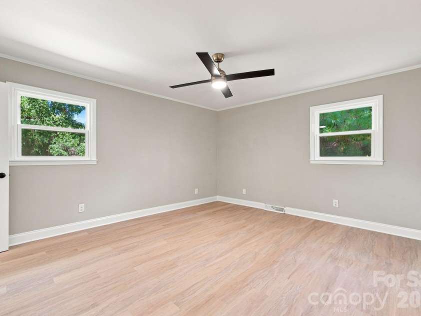 656 Harrell Street, Rock Hill, SC 29730.  MLS# CAR4410262, YatesRealty ID 43359. 