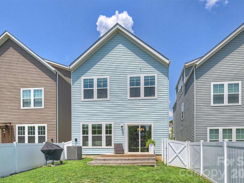 9034 Henry Thoreau Road, Charlotte, NC 28214.  MLS# CAR4399130, YatesRealty ID 43360. 