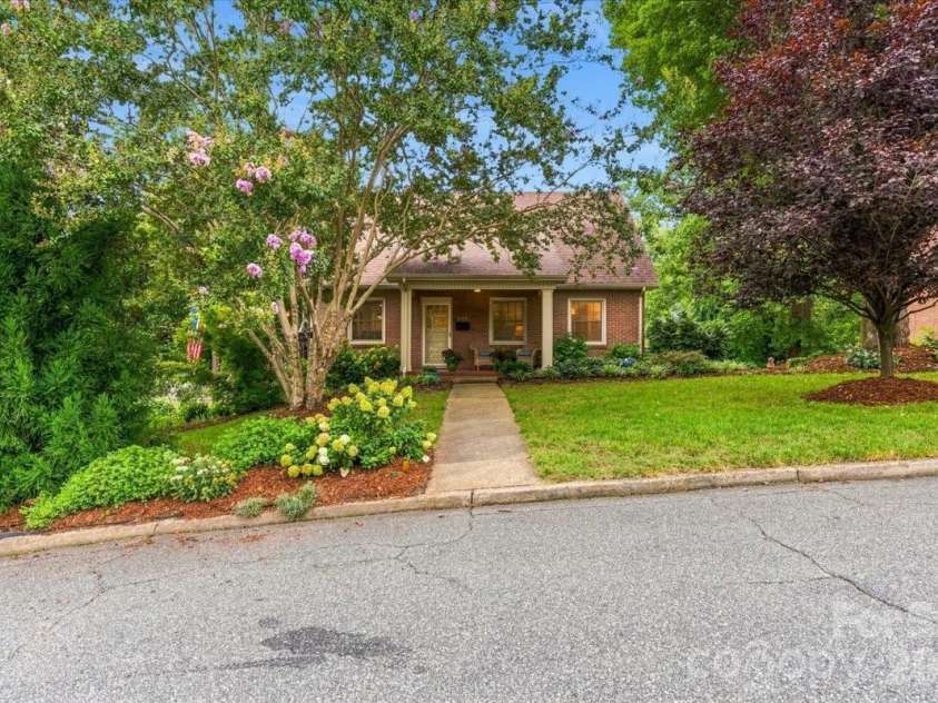 104 Hawthorne Lane, Morganton, NC 28655.  MLS# CAR4411342, YatesRealty ID 43361. 