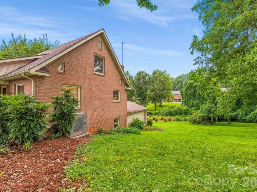 104 Hawthorne Lane, Morganton, NC 28655.  MLS# CAR4411342, YatesRealty ID 43361. 