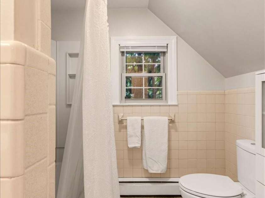 104 Hawthorne Lane, Morganton, NC 28655.  MLS# CAR4411342, YatesRealty ID 43361. Tub Shower