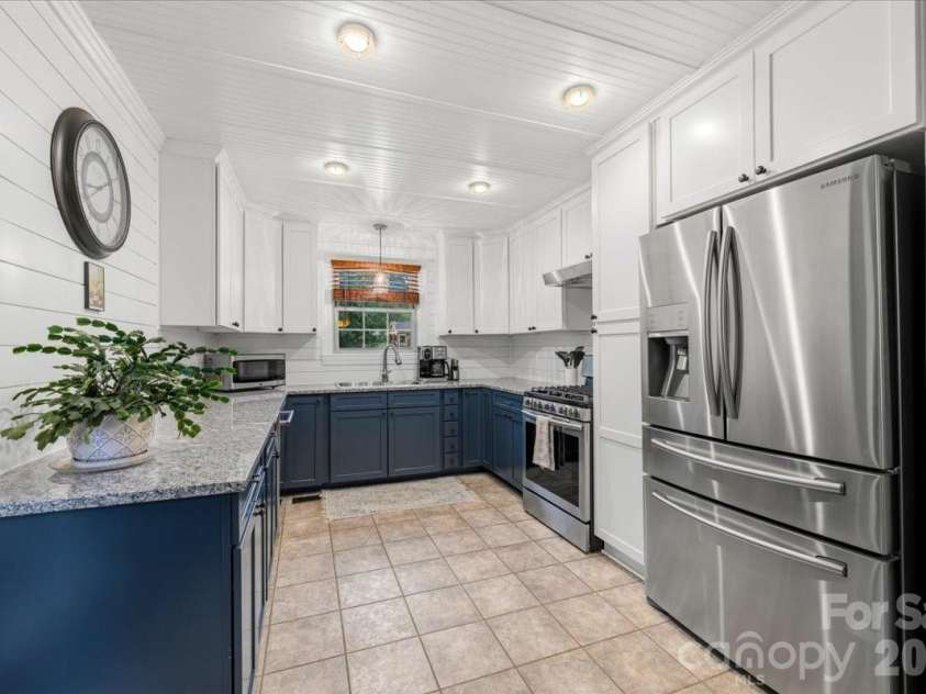 104 Hawthorne Lane, Morganton, NC 28655.  MLS# CAR4411342, YatesRealty ID 43361. Updated Kitchen