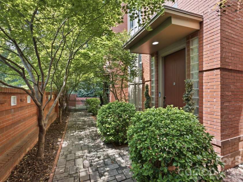 1938 Scott Avenue, Charlotte, NC 28203.  MLS# CAR4410488, YatesRealty ID 43362. 