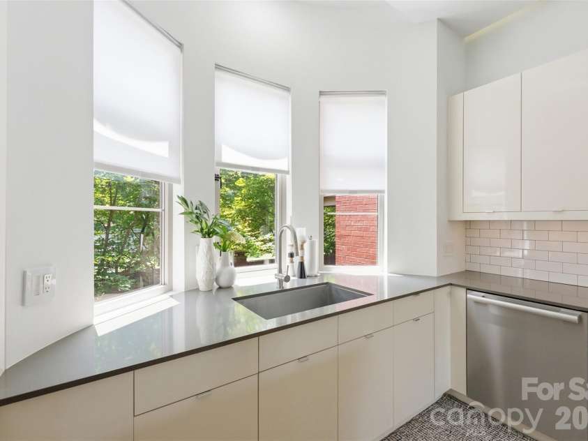 1938 Scott Avenue, Charlotte, NC 28203.  MLS# CAR4410488, YatesRealty ID 43362. 