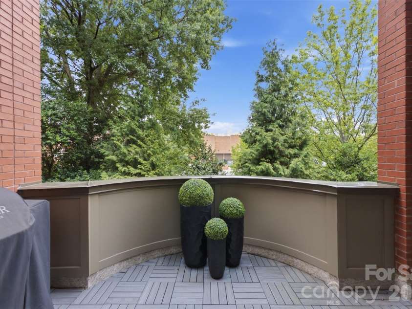 1938 Scott Avenue, Charlotte, NC 28203.  MLS# CAR4410488, YatesRealty ID 43362. 