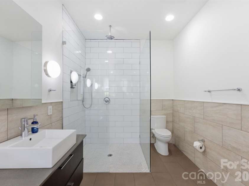 1938 Scott Avenue, Charlotte, NC 28203.  MLS# CAR4410488, YatesRealty ID 43362. 