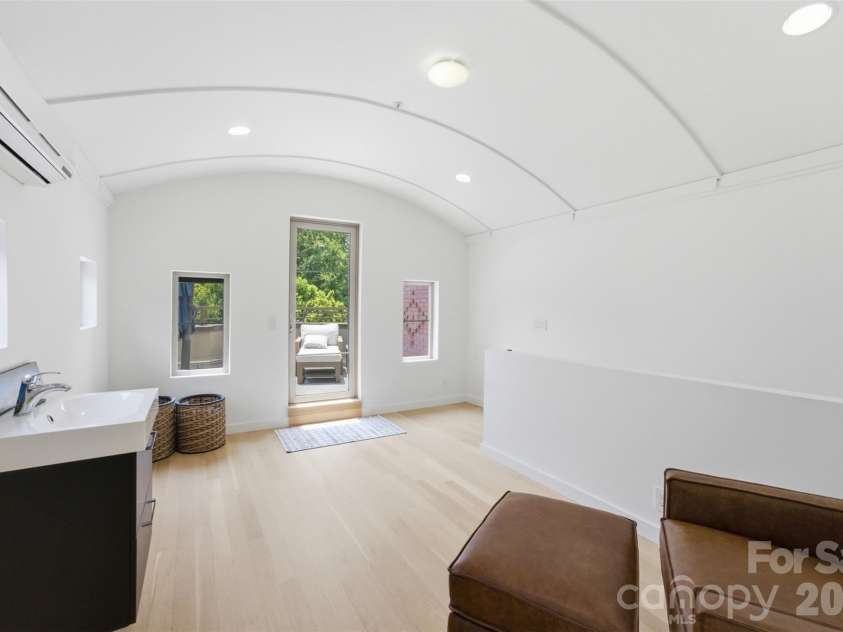 1938 Scott Avenue, Charlotte, NC 28203.  MLS# CAR4410488, YatesRealty ID 43362. 
