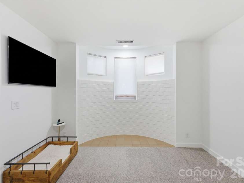 1938 Scott Avenue, Charlotte, NC 28203.  MLS# CAR4410488, YatesRealty ID 43362. 