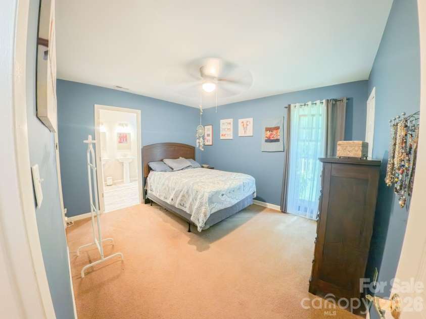 121 Wicklow Drive, Asheville, NC 28806.  MLS# CAR4407980, YatesRealty ID 43364. Primary Bedroom